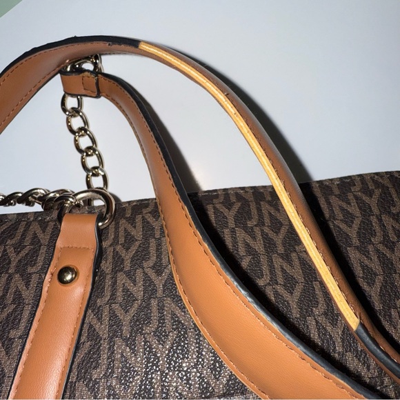 NEW Jones New York Brown Monogram Tote Bag Women’s Purse - Picture 5 of 8